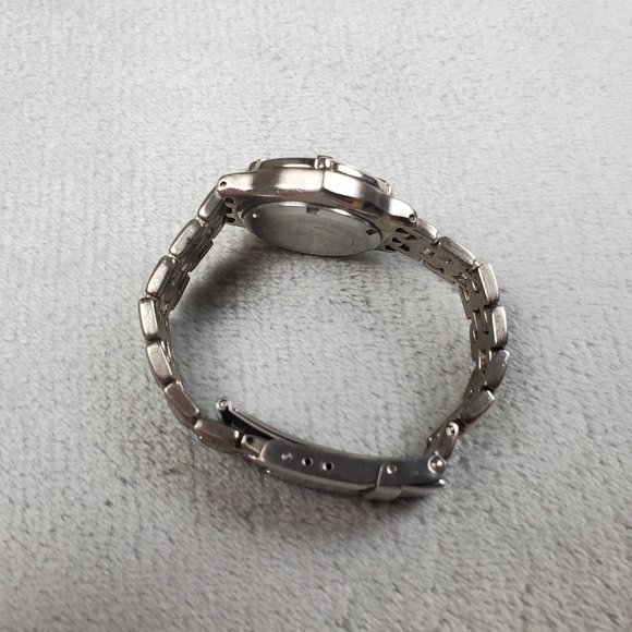 Relic Wet Watch Ladies Silver Tone Bezel Quartz Water Resistant 26mm Metal - Picture 6 of 10